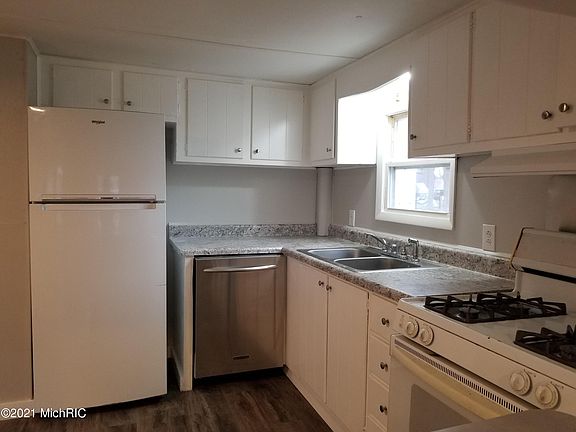 5th image of 12792 Abner St NE