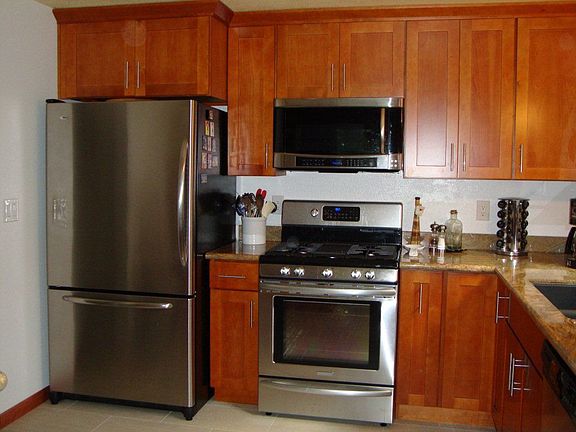 New Kitchen with SS apps.