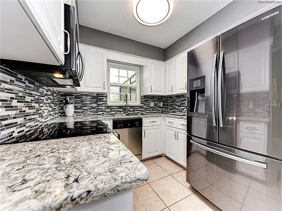 5th image of 4268 Berkshire Dr