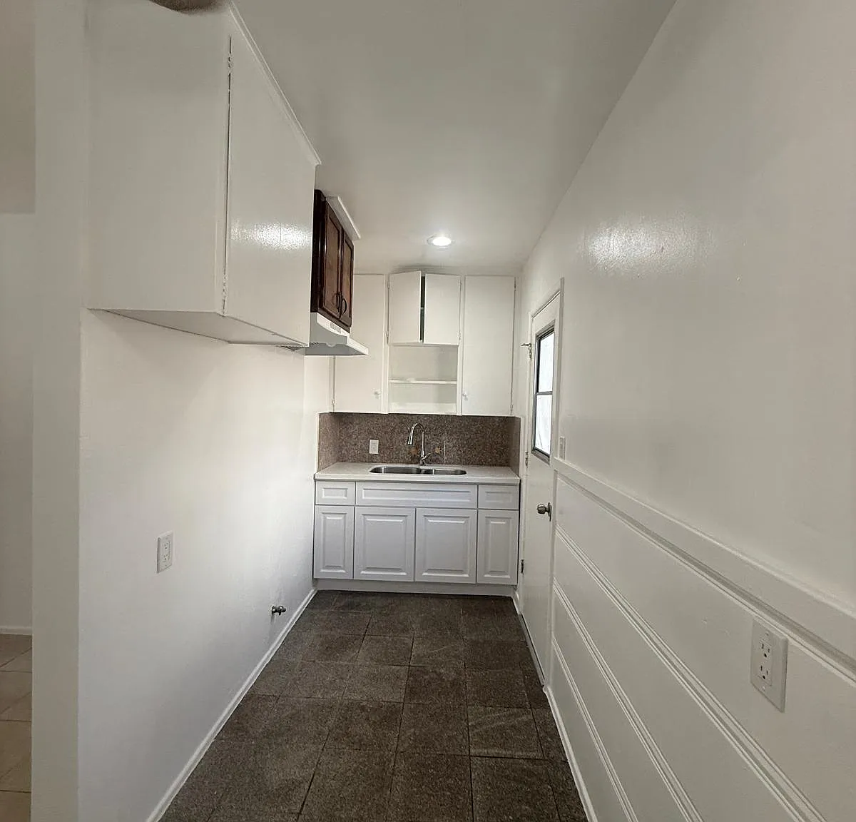 1 bed, 700 sqft, $1,750 — Photo 3