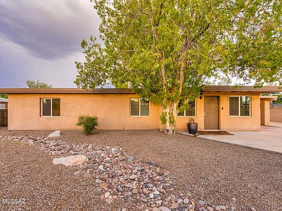 3rd image of 2842 N Tucson Blvd