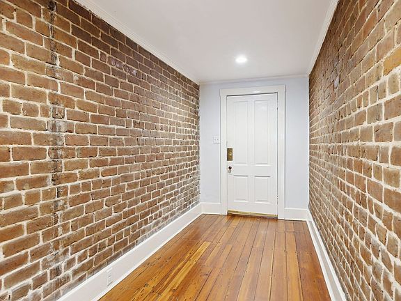 4th image of 121 1/2 W Gaston St