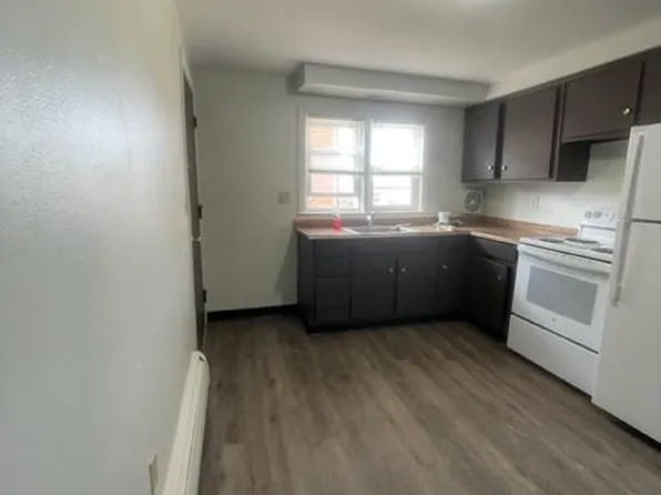24 Deerfield Ct, East Hartford, CT