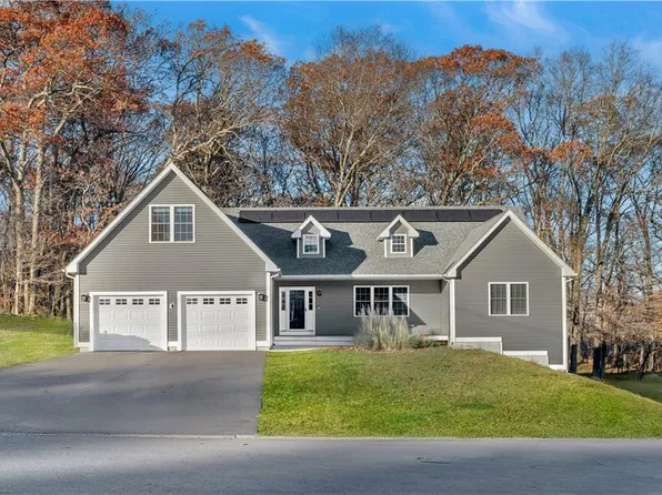 12 Lake View Ct, Johnston, RI 02919