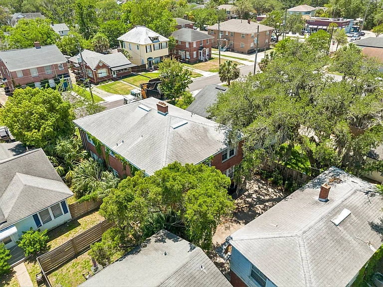 1037 Riviera St — Photo 30