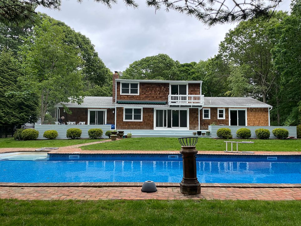 1st image of 1 Woodbine Way