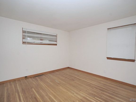 2nd image of 31 Laurentian Dr