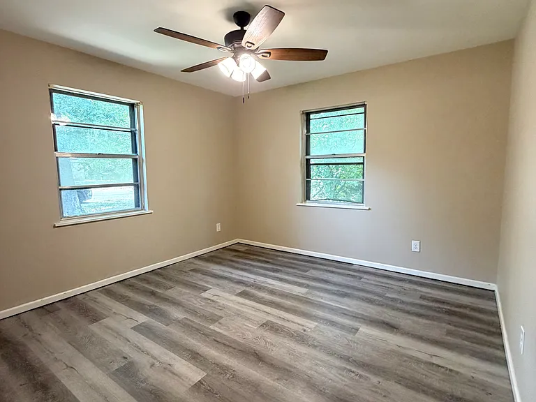 115 Crestwood Dr — Photo 14