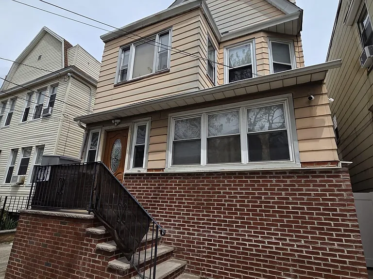 364 Woodlawn Ave #2 — Photo 1