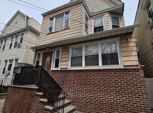 364 Woodlawn Ave #2, Jersey City, NJ 07305