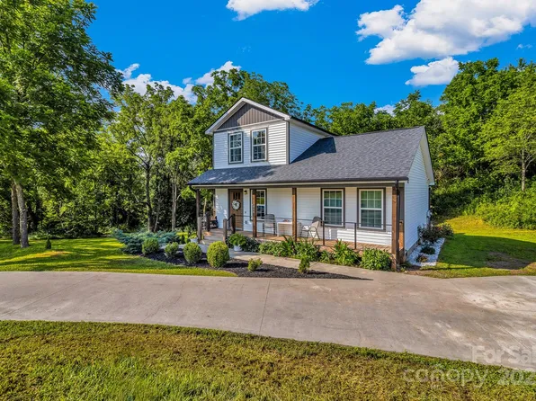 1024 Bear Creek Rd, Leicester, NC 28748