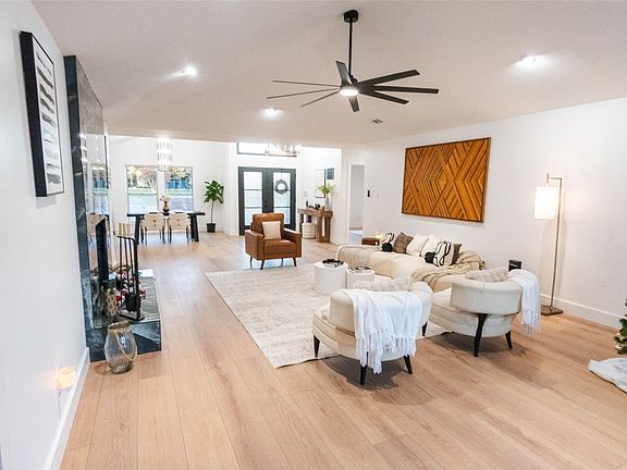 5th image of 9648 Fallbrook Dr