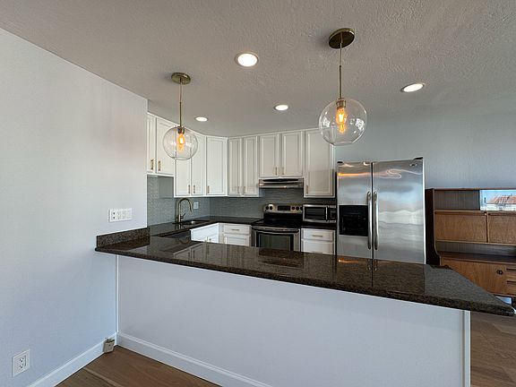 4th image of 2555 Leavenworth St APT 102