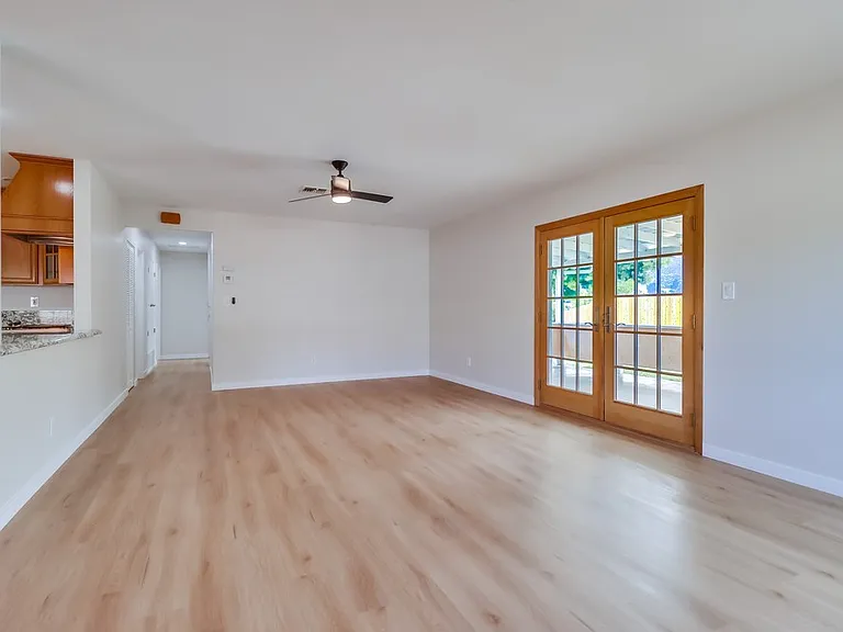 8120 Melrose Ln — Photo 10