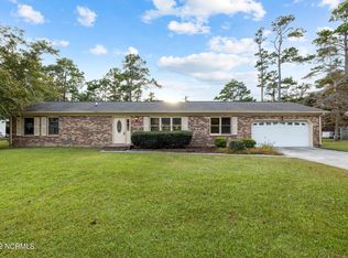 204 Oak Dr, Morehead City, NC 28557