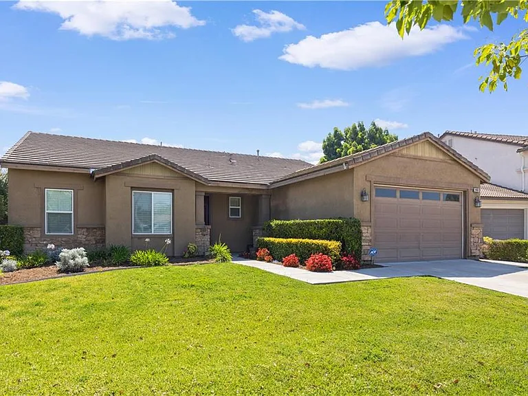 14807 Meadows Way — Photo 1