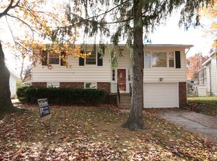 311 Newcastle Dr, Decatur, IL 62526