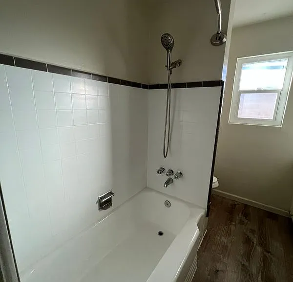 1517 Tully Rd — Photo 10