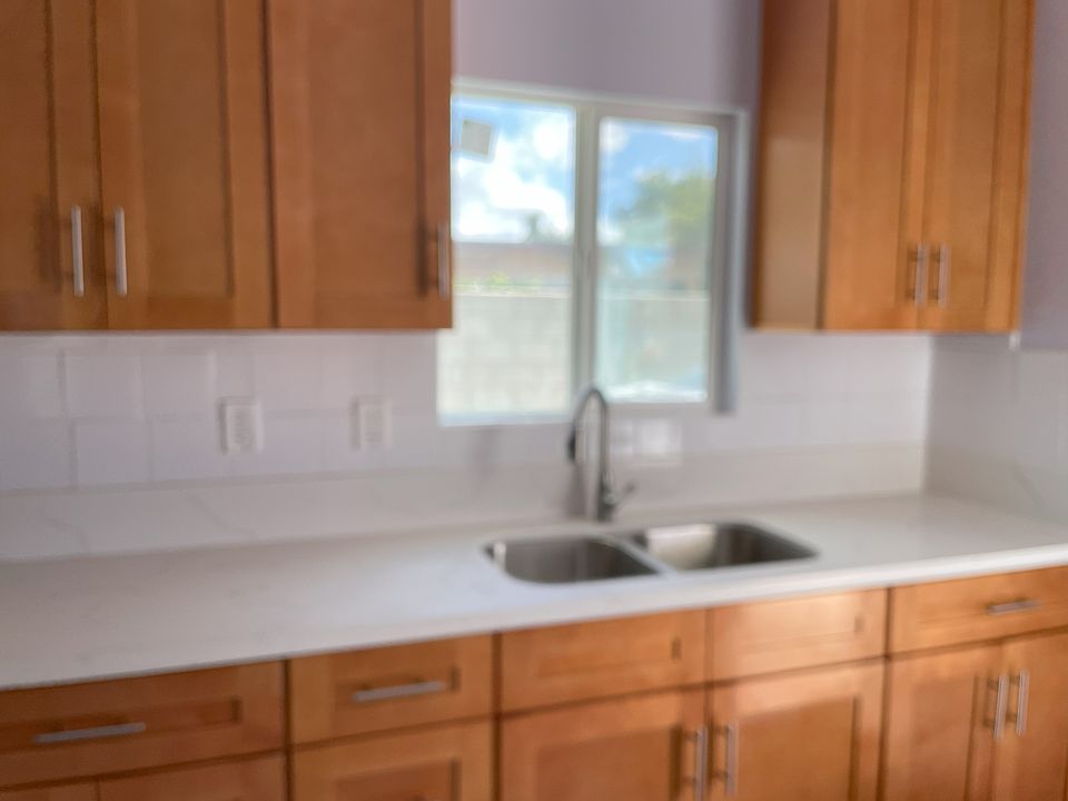 1st image of 13274 Earl Ave