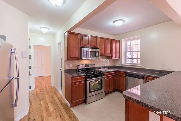 Rented by Chantior Real Estate LLC | media 4