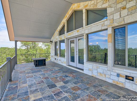 3rd image of 1993 Scenic View Dr
