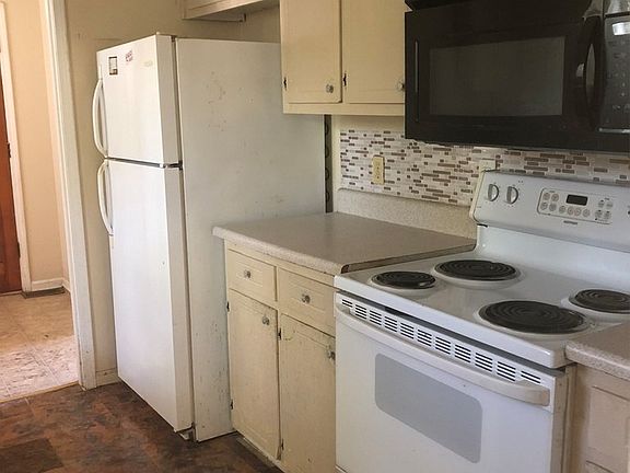 3rd image of 15 Belle Ln