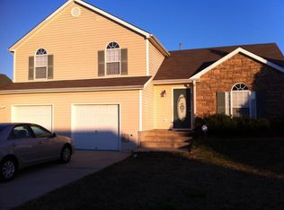 5870 Eagles Feather Ln, Riverdale, GA 30274