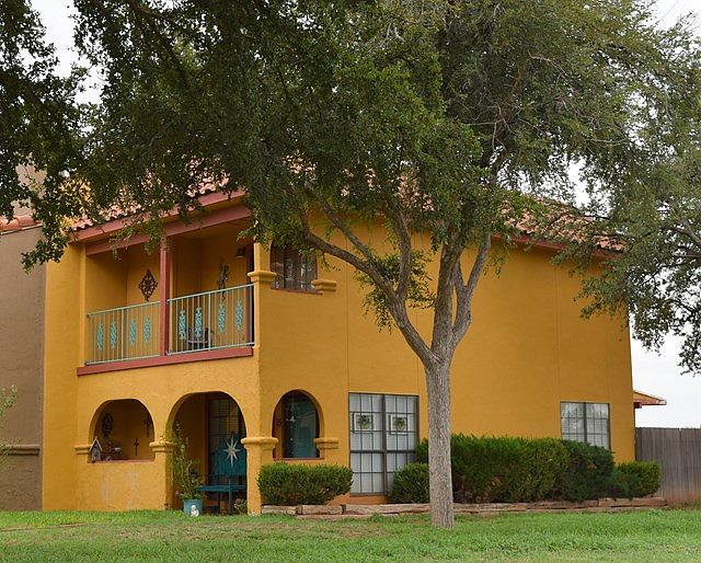 1st image of 2415 Idlewilde Dr