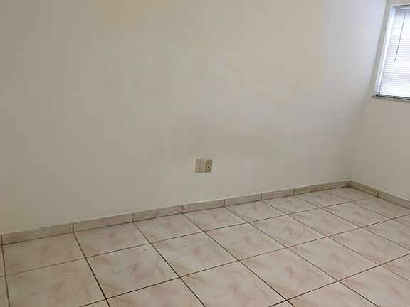 2nd image of 1901 NW South River Dr APT 6A