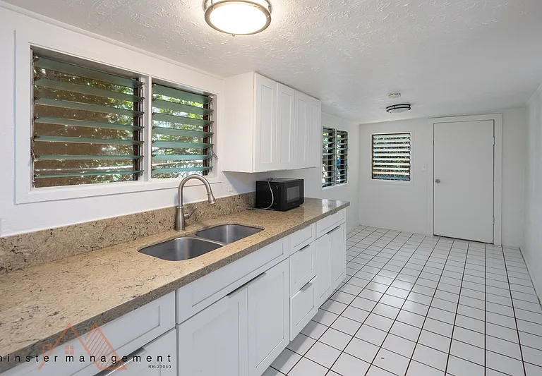 1322 Olino St — Photo 2