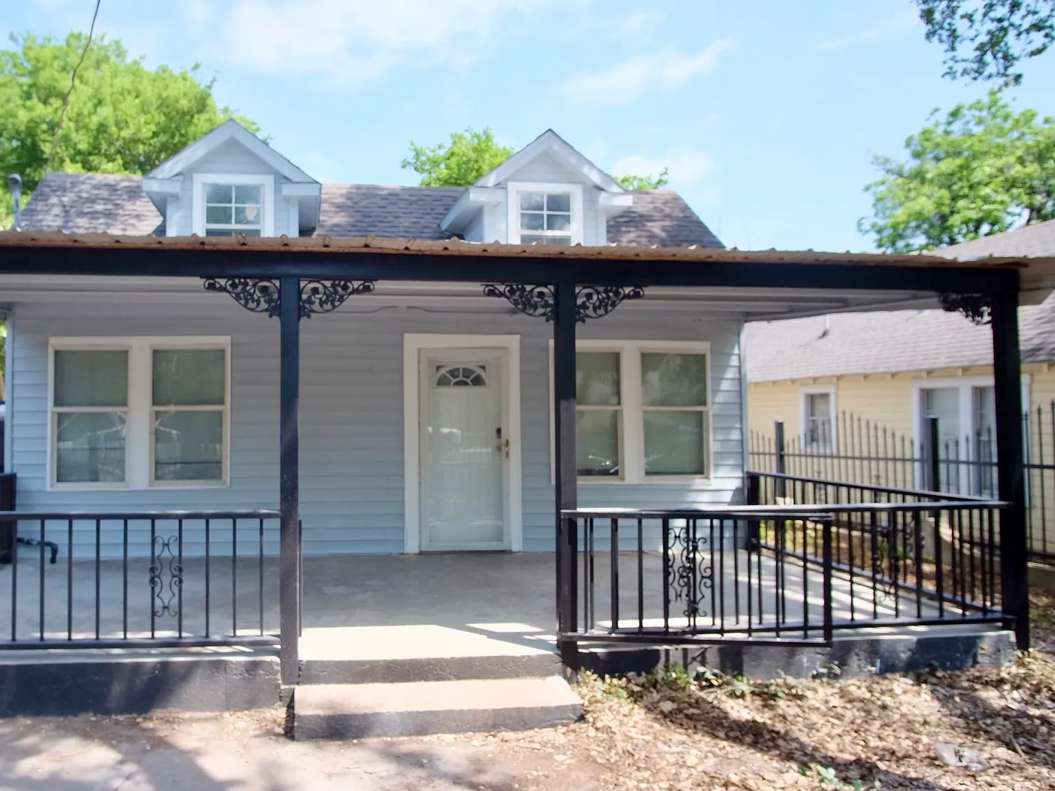 3 bed, 1394 sqft, $1,800 — Photo 1