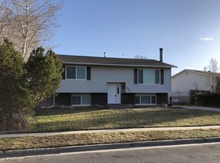 6671 W Kings Estate Dr, West Valley City, UT 84128