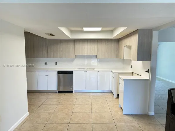 9061 NW 25th Ct, Fort Lauderdale, FL 33322