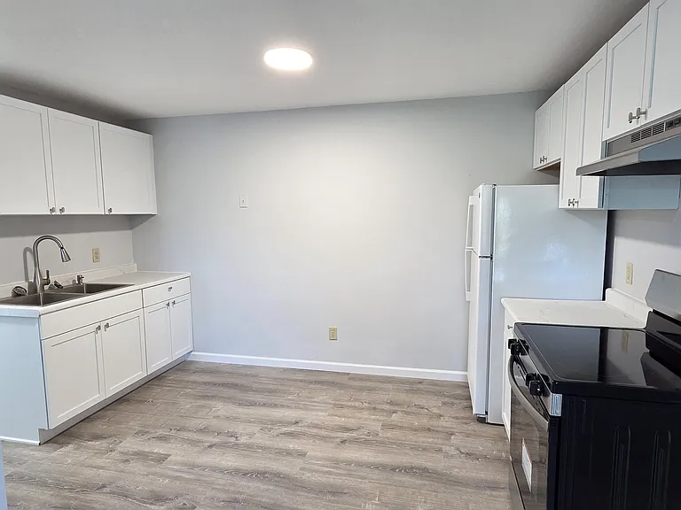 421 1st Ave E #225 — Photo 6
