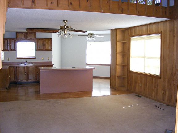 Living rm toward kitchen