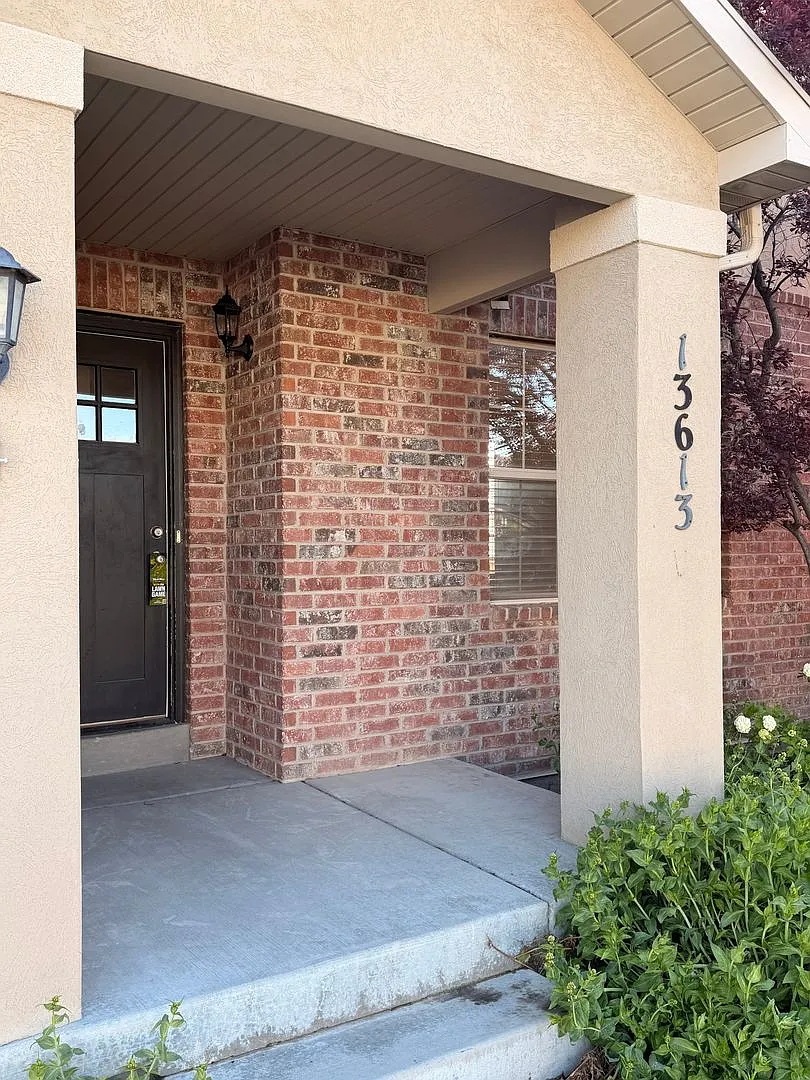 Building Photo - 13613 S Blayde Dr