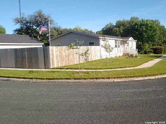2nd image of 176 Bluebonnet Cir