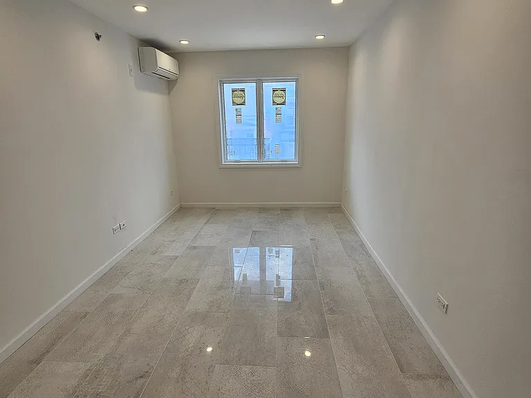 2725 E 21st St #2 — Photo 12