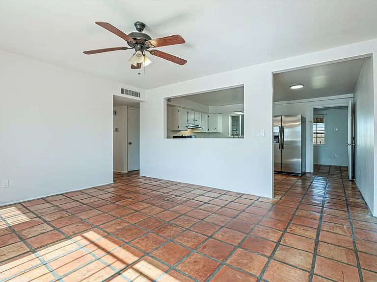 2736 S Calle Yucatan — Photo 9