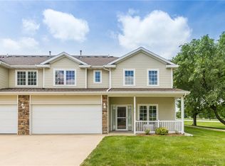 818 Red Hawk Way SE, Altoona, IA 50009