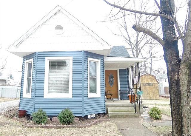 1st image of 816 N Van Buren St