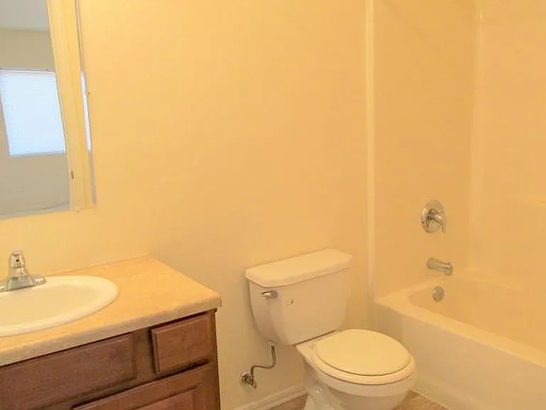 622 S Lake Ave — Photo 9