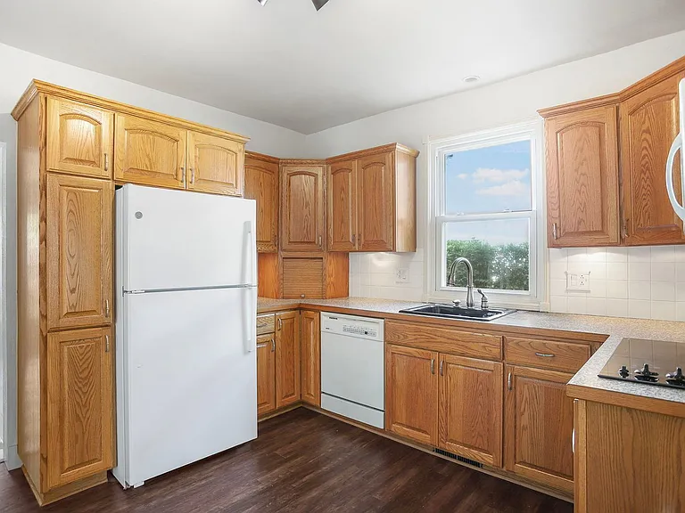 1190 Lakeview Dr — Photo 14