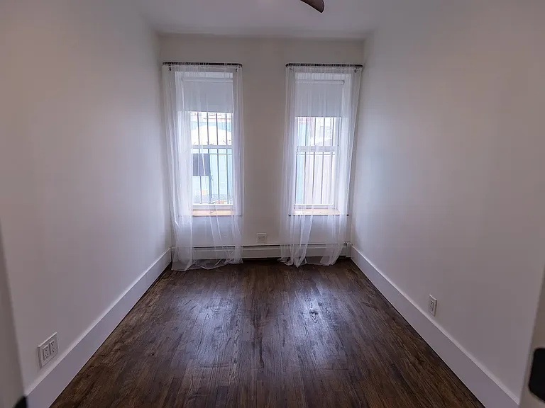 293 Montgomery St #1 — Photo 12