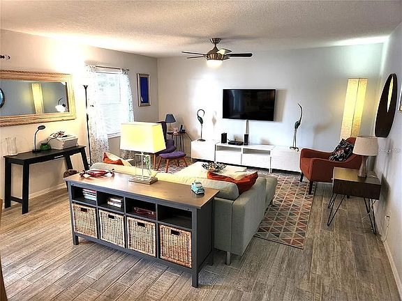 5th image of 205 Pompano Dr SE #B-1