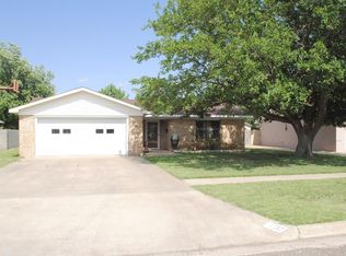 717 Mills Ave, Dumas, TX 79029