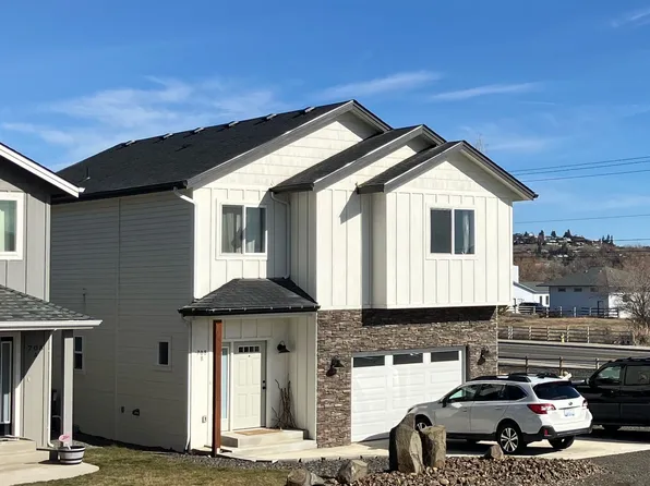 708 S 96th Ave #B, Yakima, WA 98908