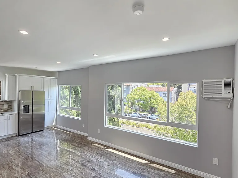 511 Rampart — Photo 27