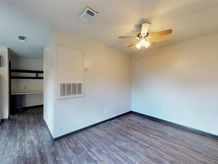 725 Peppertree Dr #11 — Photo 4