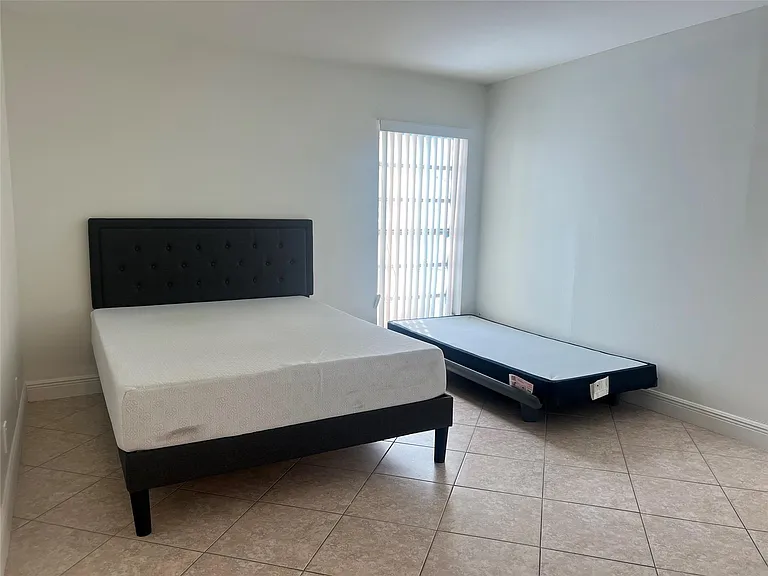 4000 N Hills Dr #28 — Photo 8